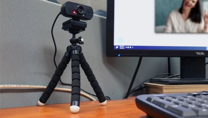 Click to view picture 2 of Universal Tripod With Flexible Legs