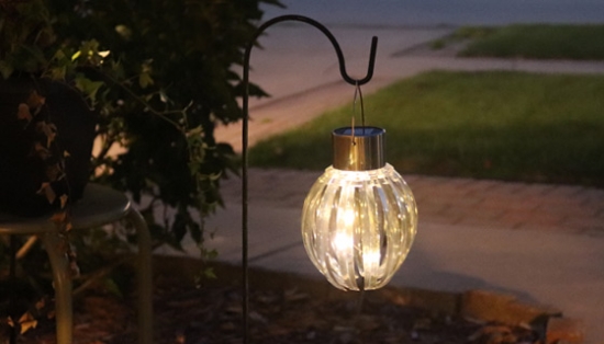 Looking for a new way to spruce up your outdoor lighting? Look no further than the Solar-Powered Slinky LED Lights!