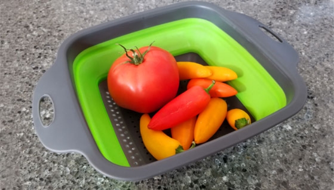 Picture 3 of Collapsible Colander 2-Piece