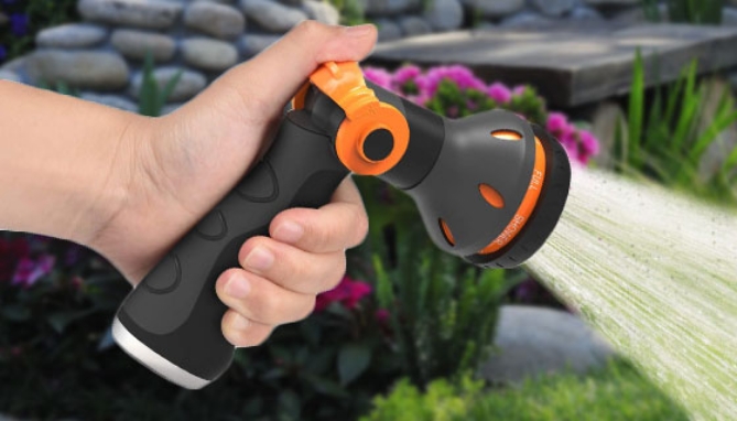 Picture 2 of Heavy Duty 8-Way Spray Hose Nozzle with Thumb Control