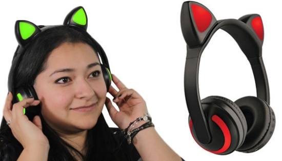 This trendy headset features high-quality stereo sound, full smartphone accessibility, and most importantly: really cool lights!