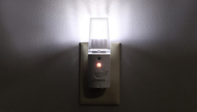 Picture 2 of 3-in-1 LED Power Failure Night Light and Flashlight by Sylvania