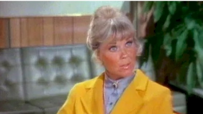 Click to view picture 4 of Doris Day Show: 23 DVD Boxed Set Collector's Edition
