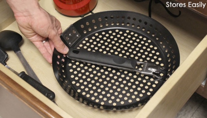 Picture 4 of Grilling Skillet w/ Removable Handle