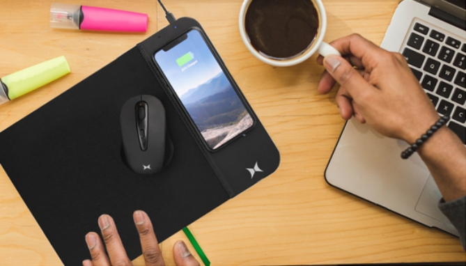 Picture 5 of Wireless Charging Desktop Mousepad