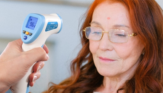 Fast and Accurate Infrared Forehead Thermometer with Memory Function