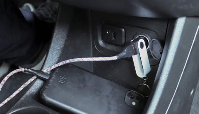Click to view picture 2 of USB / Car Charger Keychain